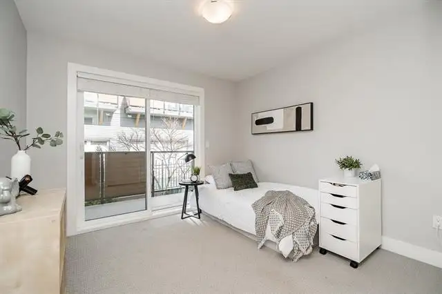 Spacious 3-Bedroom End-Unit Townhouse in Burke Mountain – Availa - Photo 28