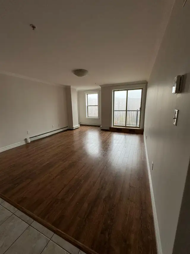 One Bedroom and Den at The Yorkdale - Photo 7