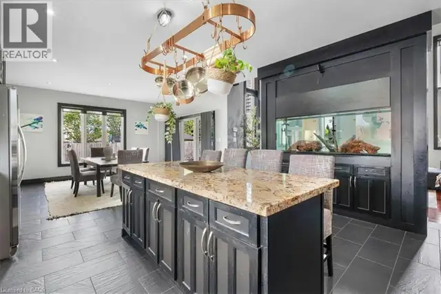 2 rooms for rent in beautiful house on Hamilton mountain/pool - Photo 3