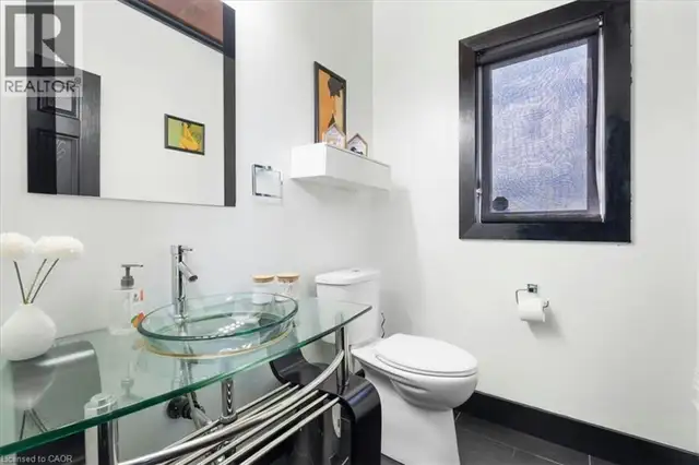 2 rooms for rent in beautiful house on Hamilton mountain/pool - Photo 6