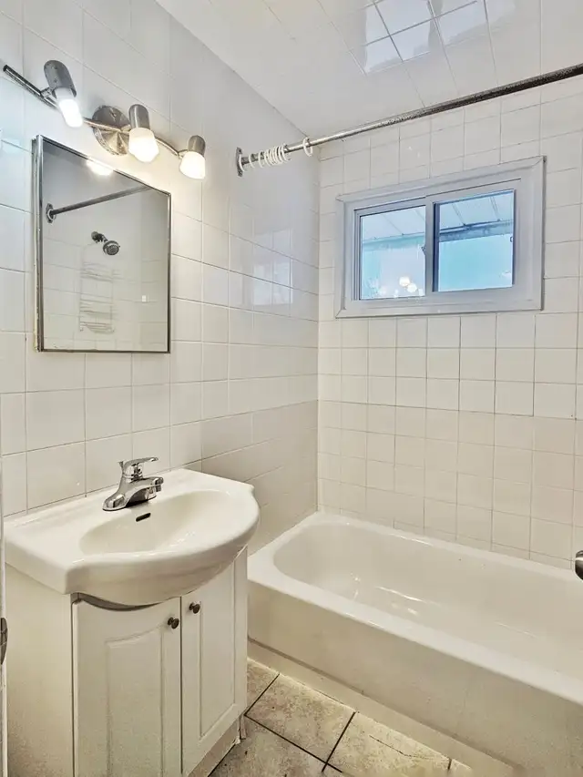 Semi-Detached Home/4  1 Bdrm/Finished Basement/Rent/Ottawa - Photo 10