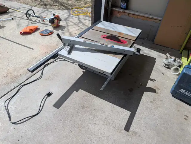 Delta Table Saw - Photo 3