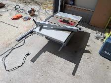 Delta Table Saw - Photo 3