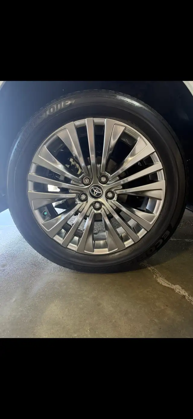 2022 Toyota Venza Limited Hybrid AWD | Fully Loaded | Extras Inc - Photo 7