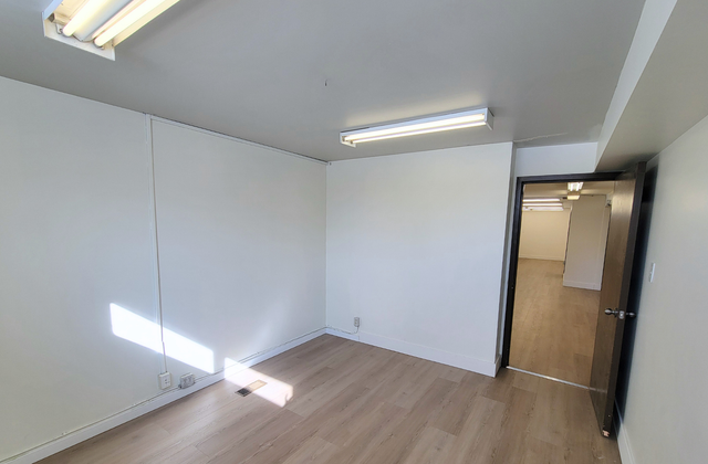 Office Space for Rent – West Edmonton (Utilities Included) - Photo 4