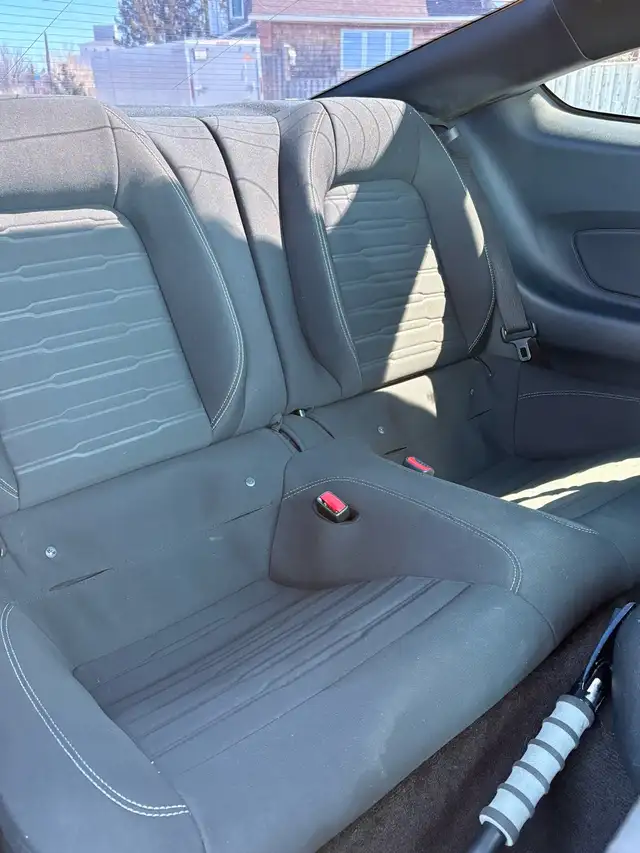 2015 Ford Mustang - Photo 8