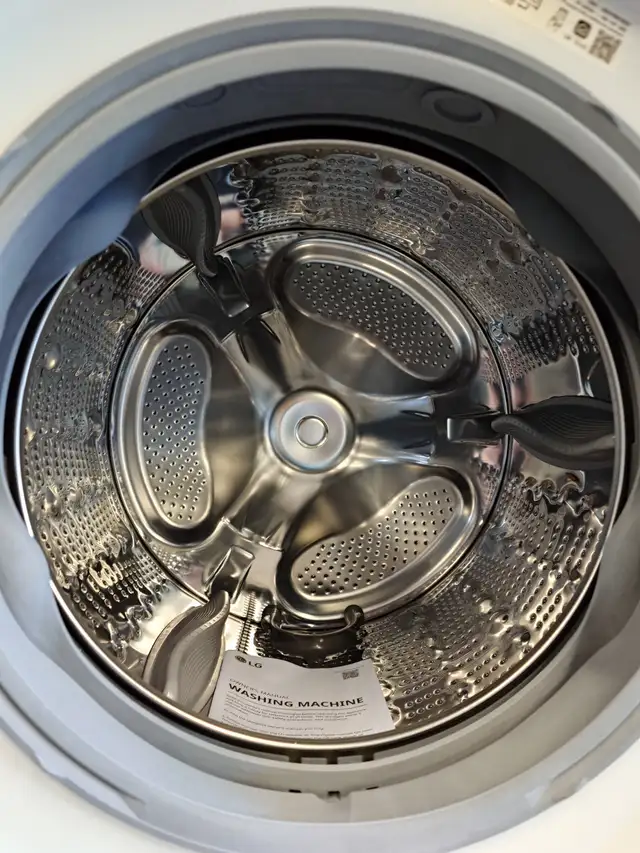 LG '27' White Front Load Washer & Gas Dryer Set on Sale‼️ - Photo 9