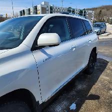 REDUCED - 2011 TOYOTA HIGHLANDER LIMITED - Photo 2