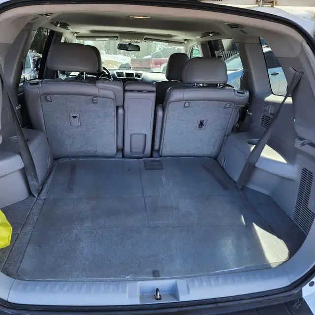 REDUCED - 2011 TOYOTA HIGHLANDER LIMITED - Photo 6