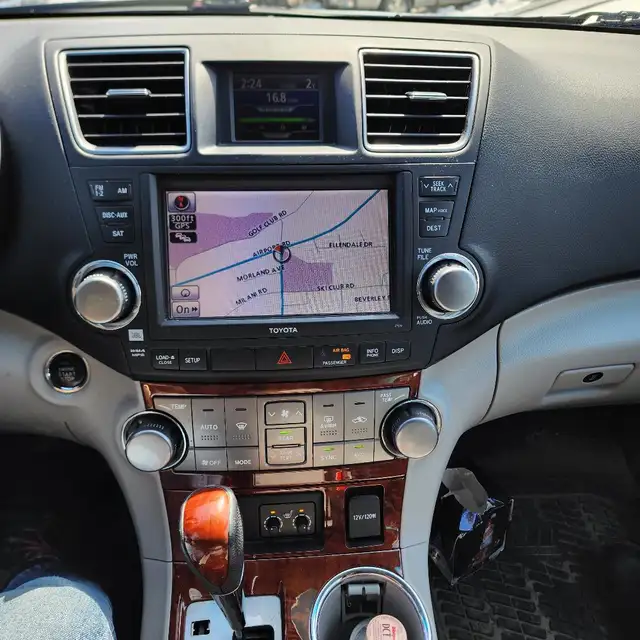 REDUCED - 2011 TOYOTA HIGHLANDER LIMITED - Photo 10