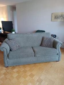 Divan-lit   (à Longueuil)