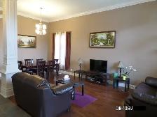 Bedroom in all Female Home for a Professional or UWO Student - Photo 2