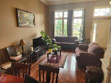 Bedroom in all Female Home for a Professional or UWO Student - Photo 4