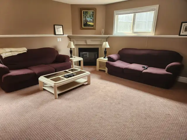 Bedroom in all Female Home for a Professional or UWO Student - Photo 7