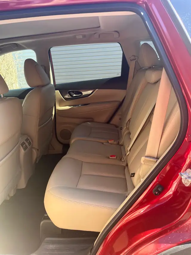 Nissan Rogue SL - Photo 8