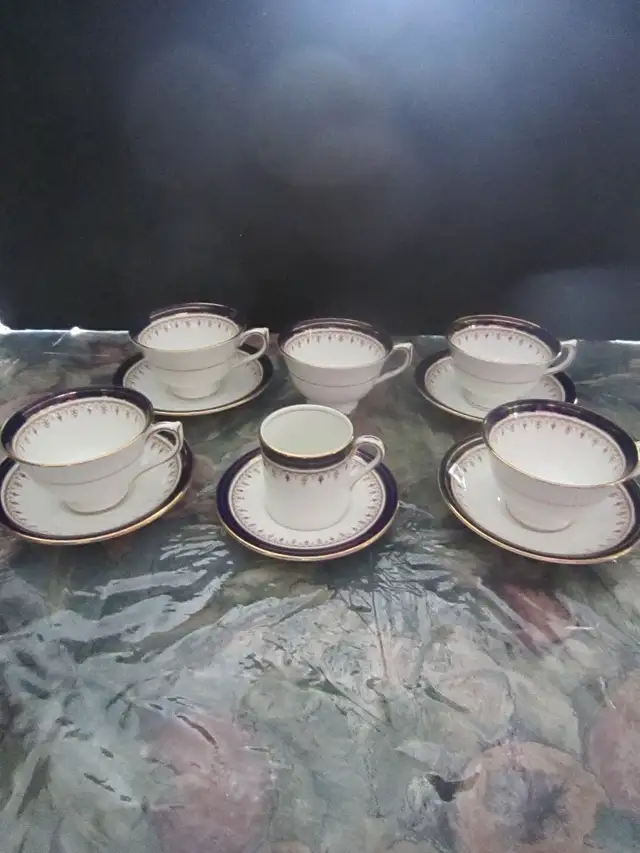 Aynsley LEIGHTON fine bone china