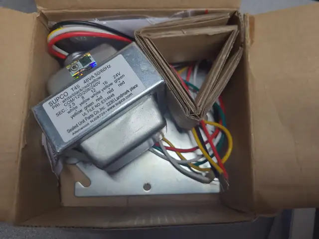 TRANSFO PRI=120/208/240V, SEC=2.5/8/12/16/24V 48VA NEUF T45