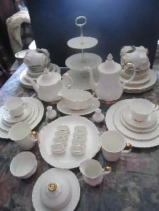 Royal Albert VAL D'OR fine bone china set for 8