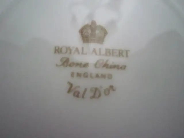 Royal Albert VAL D'OR fine bone china set for 8 - Photo 2