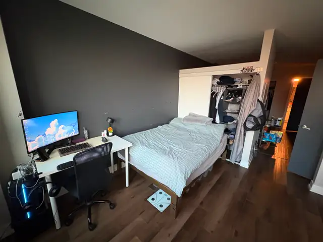 4 Beds 2 Baths - Shared Apartment - Photo 2