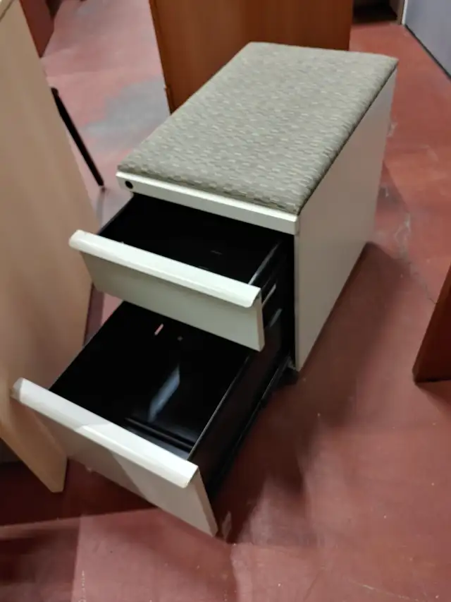 WHITEBOARDS AND LETTER Pigeon holes - Photo 4