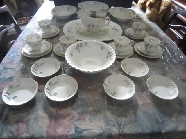 Aynsley WAYSIDE fine bone china set for 6