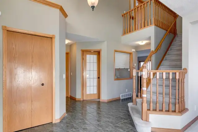 Neat 2 Storey Single House in Panorama Hills - Photo 2