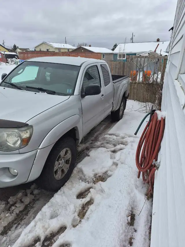 2009 Toyota Tacoma V6 4X4  NEED GONE ASAP - Photo 2