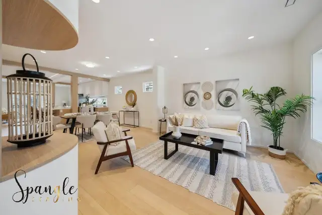 Home Staging Assistant / Helper