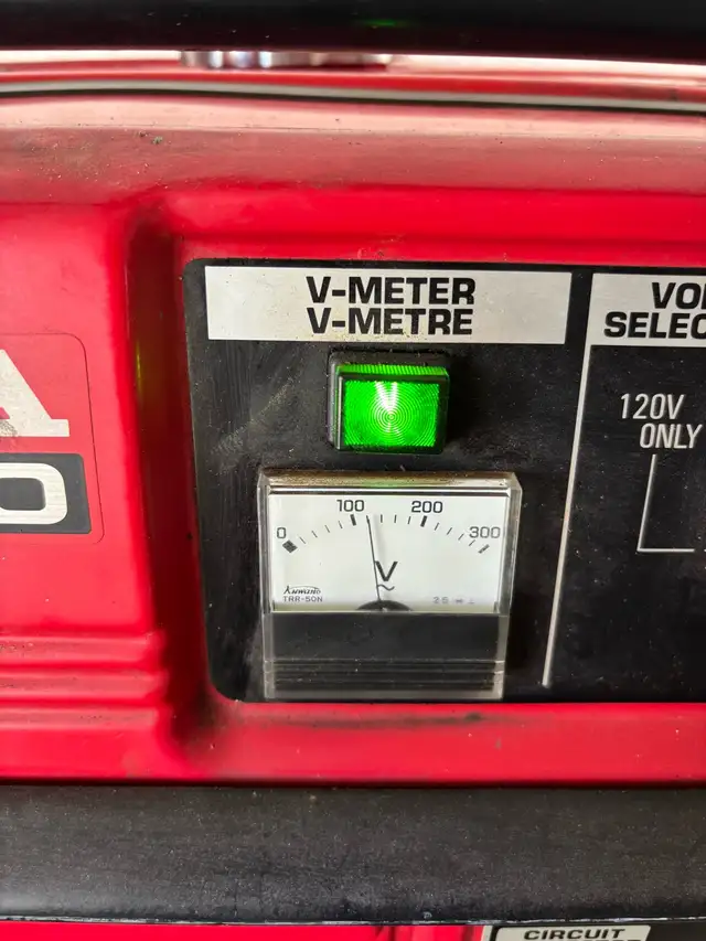 Em3500 watt Honda generator - Photo 2