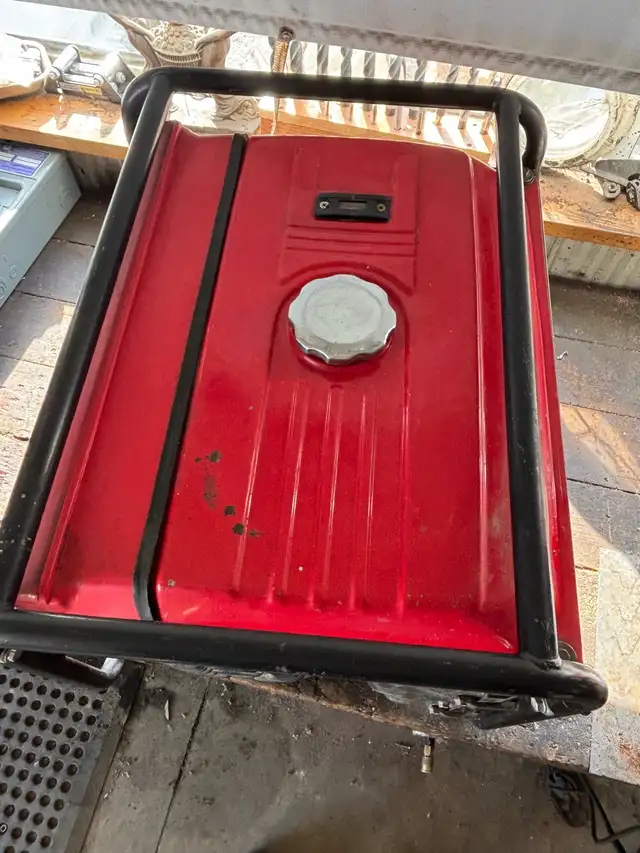 Em3500 watt Honda generator - Photo 7