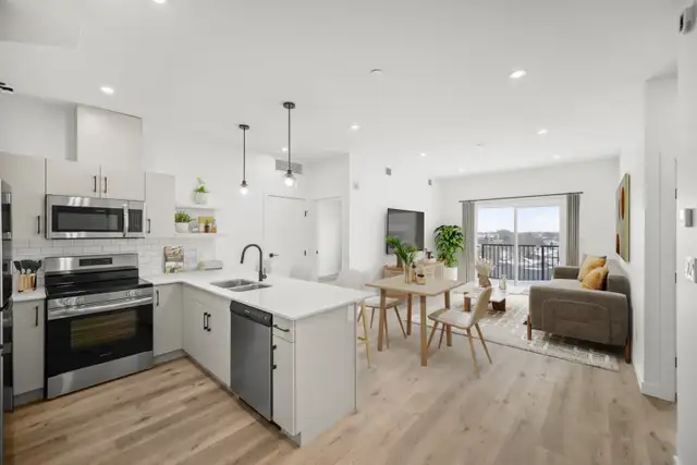 LUXURY 3 Bedroom Apartment! Available May 1st!