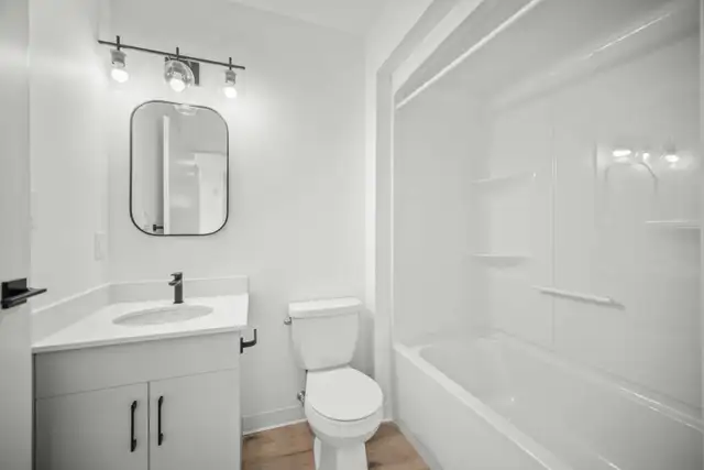 LUXURY 3 Bedroom Apartment! Available May 1st! - Photo 8