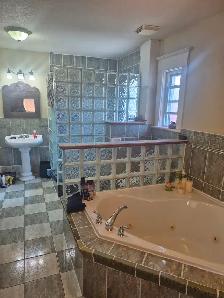 Sublet Room available from May 1st to August 31st near Downtown - Photo 7