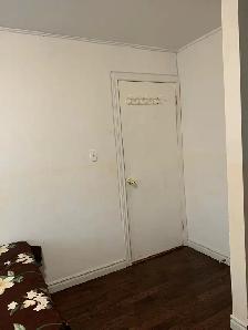 bright room for rent with parking - Photo 3