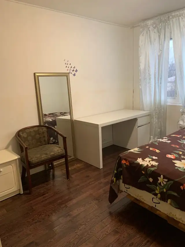 bright room for rent with parking - Photo 8