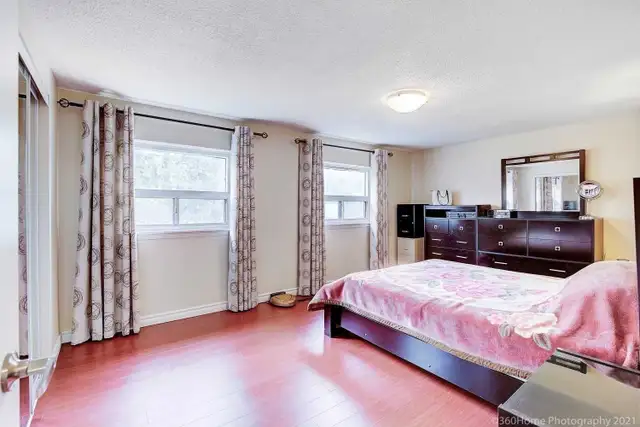 4 Bedroom Luxury House For Rent in Scarborough - May 1 - Photo 3