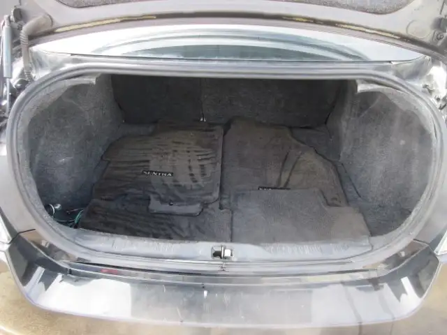 2012 Nissan Sentra 2.0 S Fog Ligths Cloth Interior FWD - Photo 11