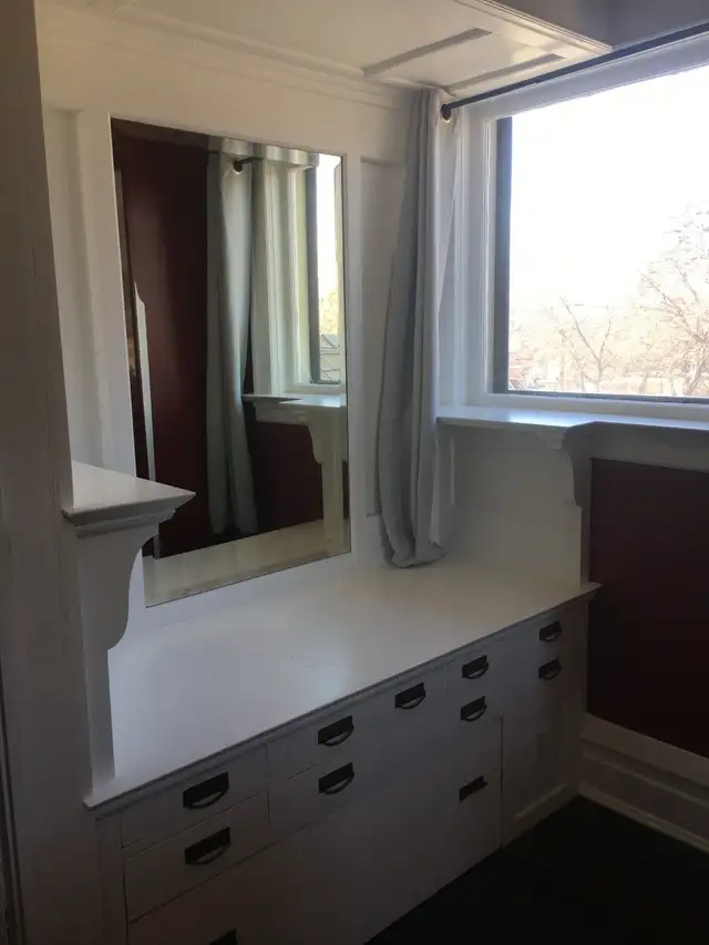 bedroom for rent in Weyburn with private bathroom - Photo 3