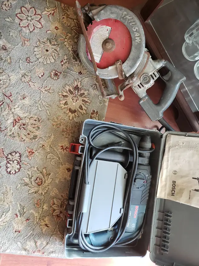 SKIL SAW AND BOSH HAMER DRILL IN WORKING COND.
