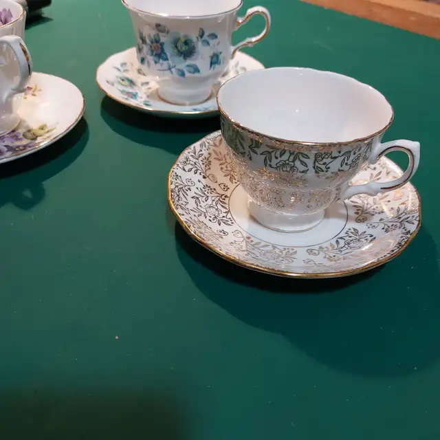 Teacups and Saucers - Photo 2