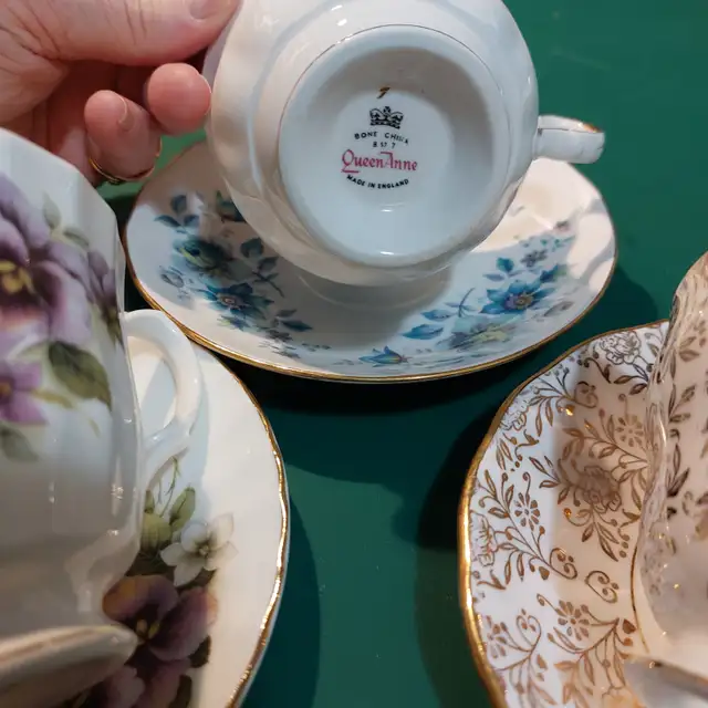 Teacups and Saucers - Photo 4