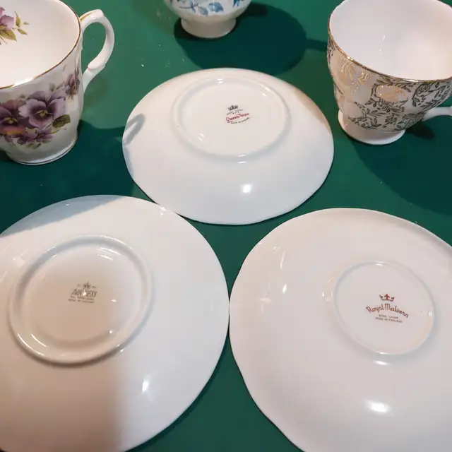Teacups and Saucers - Photo 6