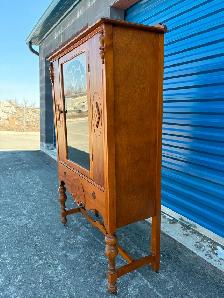 Beautiful Display Cabinet - Photo 3