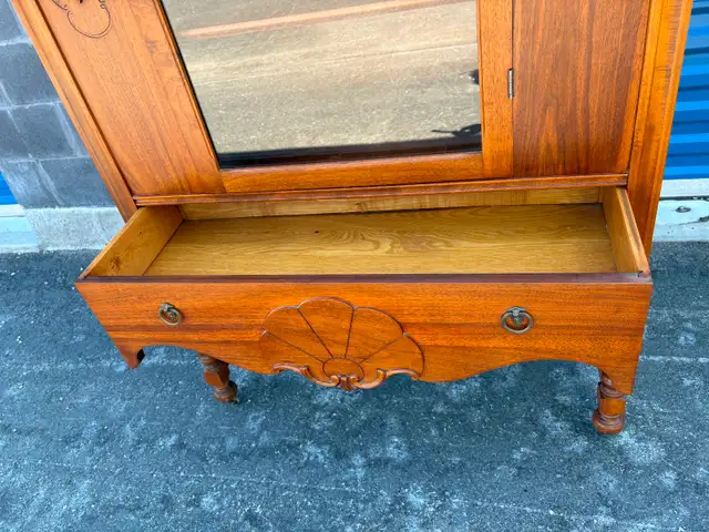 Beautiful Display Cabinet - Photo 8