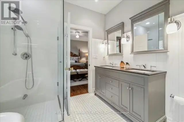 2 rooms for rent in quiet house in Oakville available April 15 - Photo 8