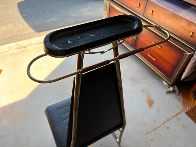 MCM Valet Butler Chair (Brass & Vinyl) - Photo 7