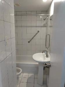 À5 min de marche du Métro Rosemont 2 1/2 à louer tout inclus - Photo 7