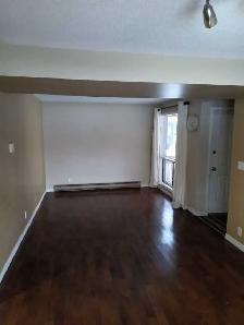 Rare 3-br Condo Fantastic Location for Rent - Photo 3