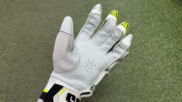 SS Tournament Cricket Batting Gloves - Photo 2
